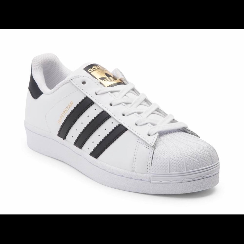 Adidas superstar.